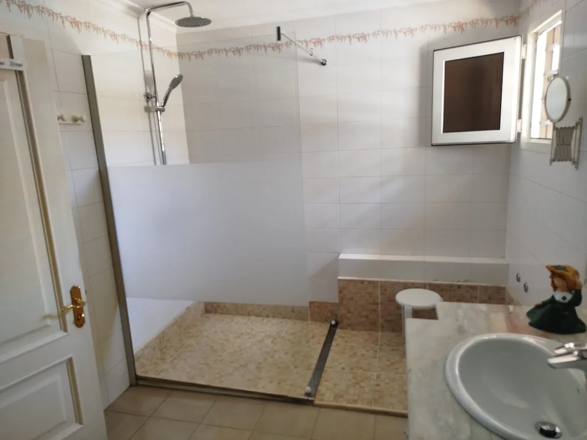 Baño completo 1 de VistaTown P2, foto 28 de 33